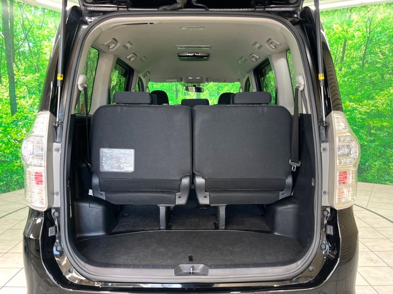 2012 Toyota Voxy DBA-ZRR70W (UW-6a9644b272907)[16]