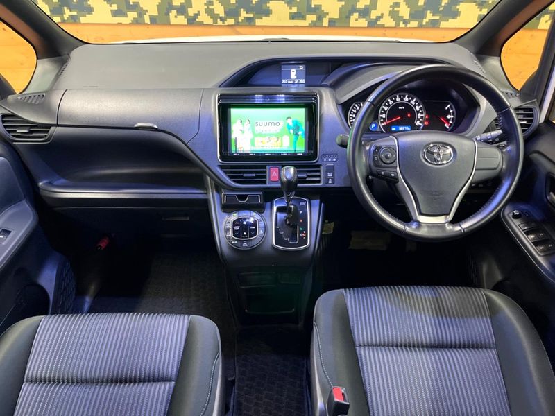 2015 Toyota Noah DBA-ZRR80W (UW-6a9644b62c8f6)[15]