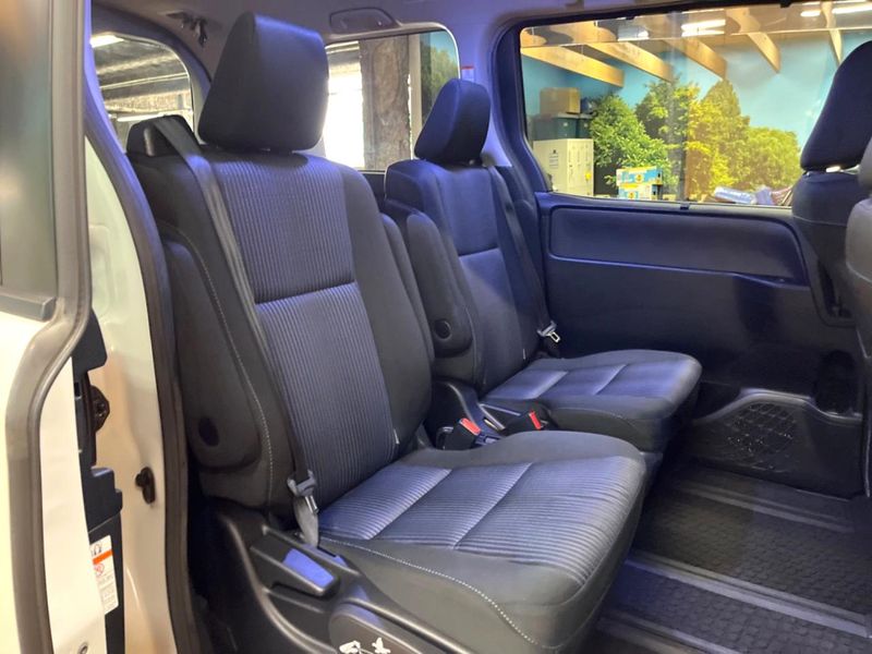 2015 Toyota Noah DBA-ZRR80W (UW-6a9644b62c8f6)[11]