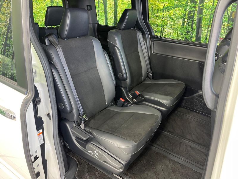 2019 Toyota Noah DBA-ZRR80W (UW-6a9644bf46a89)[8]