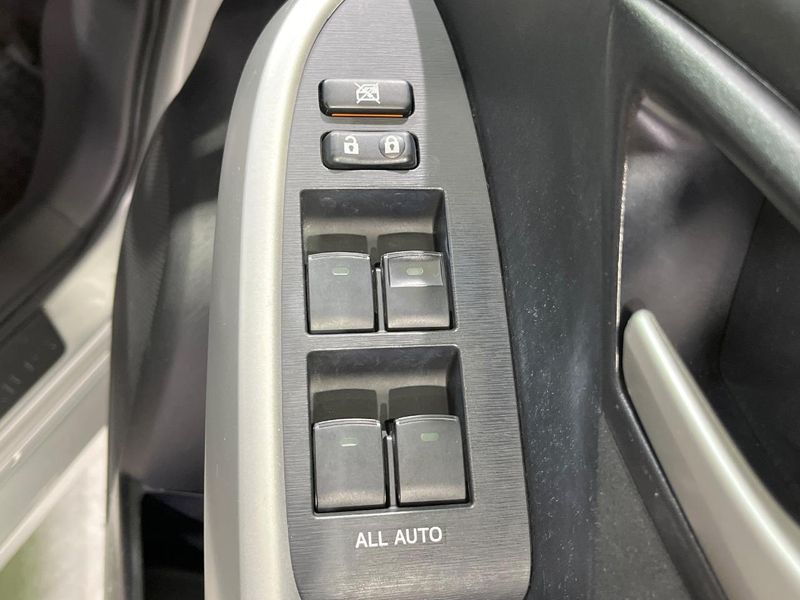 2015 Toyota Prius DAA-ZVW30 (UW-6a9644dcb91ed)[11]