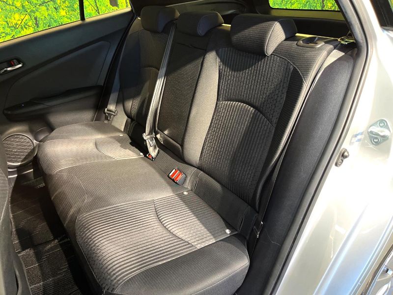 2017 Toyota Prius DAA-ZVW50 (UW-6a9644e175376)[28]