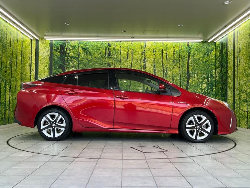 2016 Toyota Prius DAA-ZVW50 (UW-6a9644e3790f1)[15]