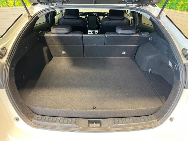 2017 Toyota Prius PHV DLA-ZVW52 (UW-6a9644ed18039)[27]
