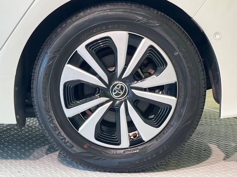 2017 Toyota Prius PHV DLA-ZVW52 (UW-6a9644ed18039)[7]