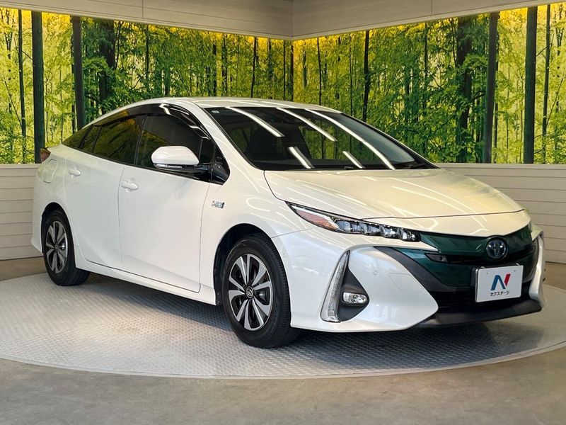 2017 Toyota Prius PHV DLA-ZVW52 (UW-6a9644ed18039)[19]