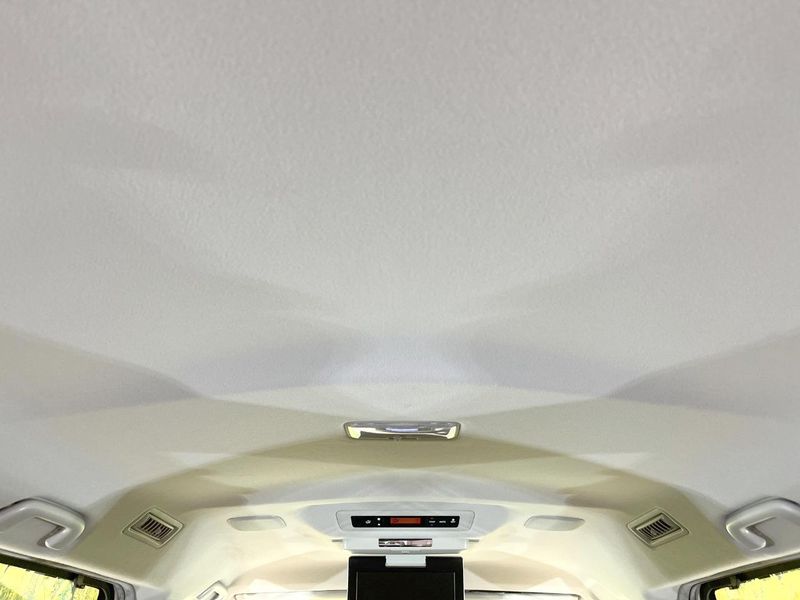 2015 Toyota Noah DAA-ZWR80G (UW-6a9644f6dcafd)[27]