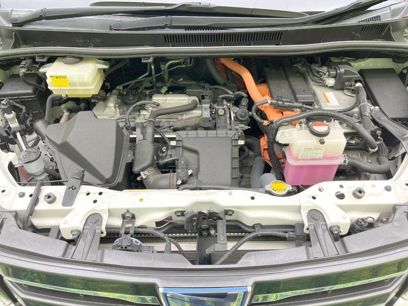 2015 Toyota Noah DAA-ZWR80G (UW-6a9644f6dcafd)[4]