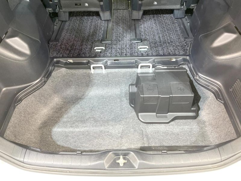 2015 Toyota Noah DAA-ZWR80G (UW-6a9644f6dcafd)[24]