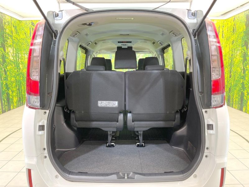 2015 Toyota Noah DAA-ZWR80G (UW-6a9644f6dcafd)[26]