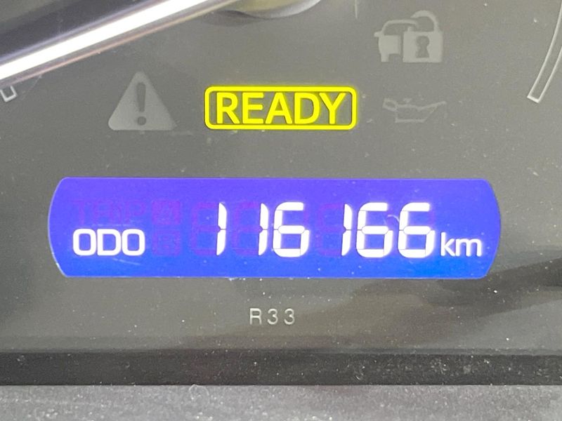 2015 Toyota Noah DAA-ZWR80G (UW-6a9644f6dcafd)[2]