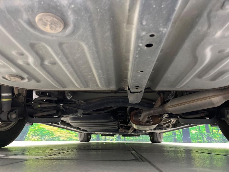 2017 Toyota Voxy DAA-ZWR80G (UW-6a9644f88b48b)[13]