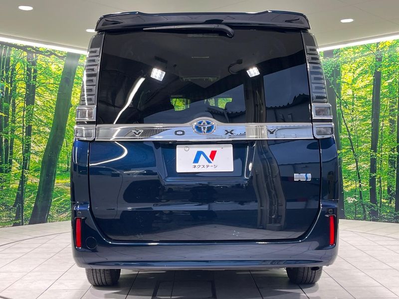 2017 Toyota Voxy DAA-ZWR80G (UW-6a9644f88b48b)[8]