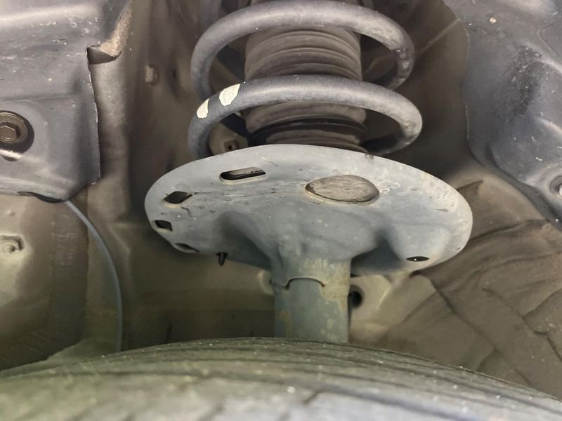 2018 Toyota Voxy DAA-ZWR80W (UW-6a9644f981383)[17]