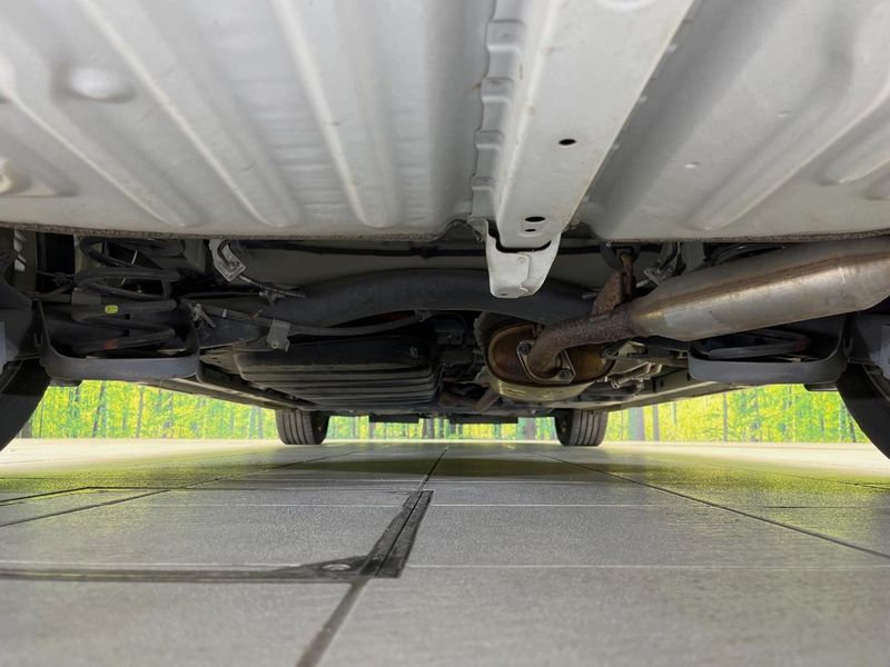 2019 Toyota Voxy DAA-ZWR80W (UW-6a9644fb646f7)[18]