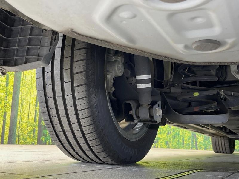 2019 Toyota Voxy DAA-ZWR80W (UW-6a9644fb646f7)[19]