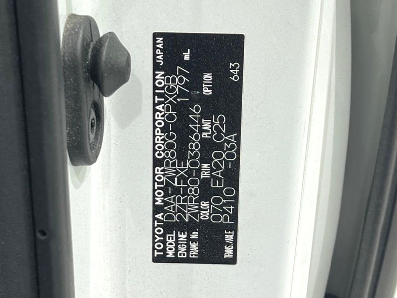 2019 Toyota Esquire DAA-ZWR80G (UW-6a9644fc2f417)[1]