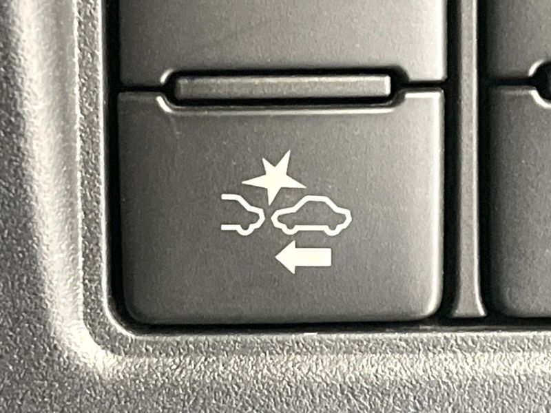 2019 Toyota Esquire DAA-ZWR80G (UW-6a9644fc2f417)[28]