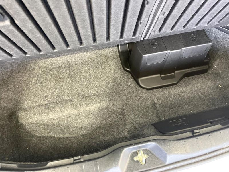 2019 Toyota Esquire DAA-ZWR80G (UW-6a9644fc2f417)[18]