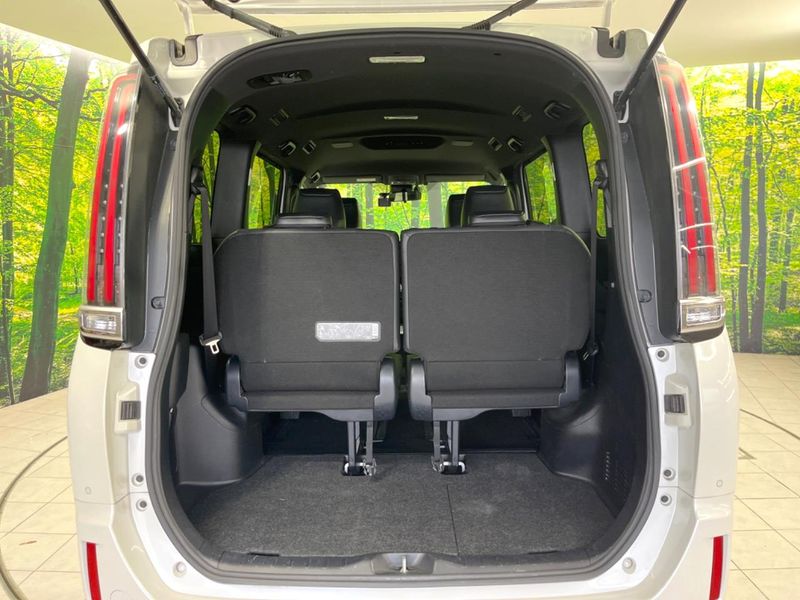 2019 Toyota Esquire DAA-ZWR80G (UW-6a9644fc2f417)[19]
