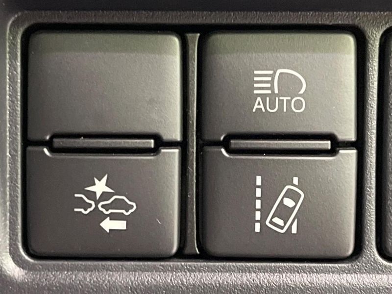 2019 Toyota Voxy DAA-ZWR80W (UW-6a9644fc90148)[23]