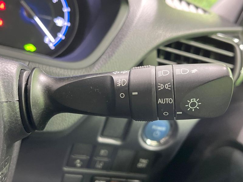 2019 Toyota Voxy DAA-ZWR80W (UW-6a9644fc90148)[27]