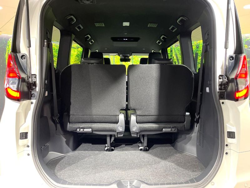 2023 Toyota Noah 6AA-ZWR90W (UW-6a964504ee5e0)[20]