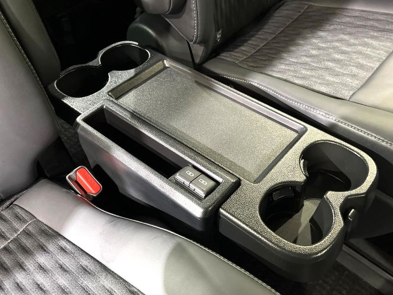 2023 Toyota Noah 6AA-ZWR90W (UW-6a964504ee5e0)[9]
