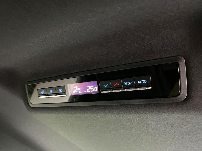 2023 Toyota Noah 6AA-ZWR90W (UW-6a964504ee5e0)[13]
