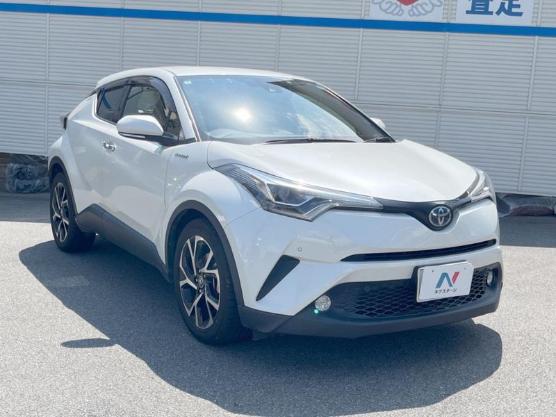 2018 Toyota C-HR DAA-ZYX10 (UW-6a96451161ff9)[13]