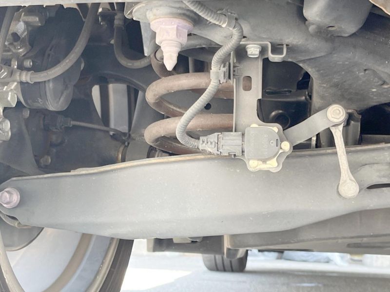 2018 Toyota C-HR DAA-ZYX10 (UW-6a96451161ff9)[24]