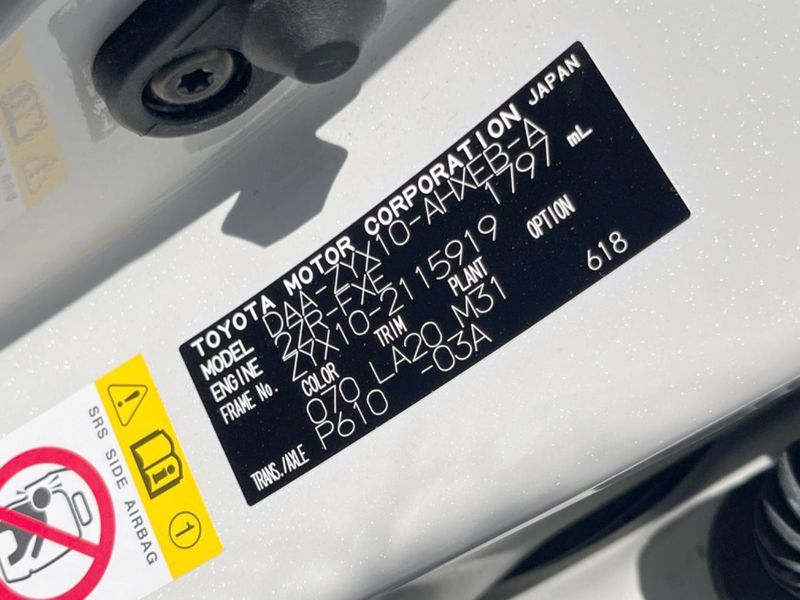 2018 Toyota C-HR DAA-ZYX10 (UW-6a96451161ff9)[1]