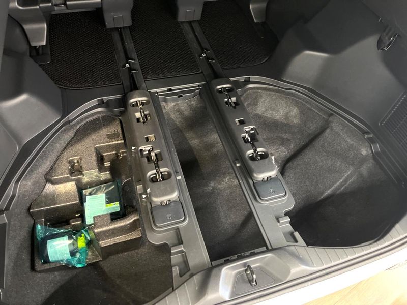 2023 Toyota Vellfire Hybrid 6AA-AAHH40W (UW-6a9792232f1f8)[21]