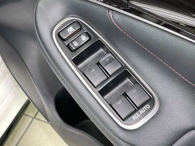 2016 Toyota Crown Hybrid DAA-AWS210 (UW-6a9792666a578)[22]