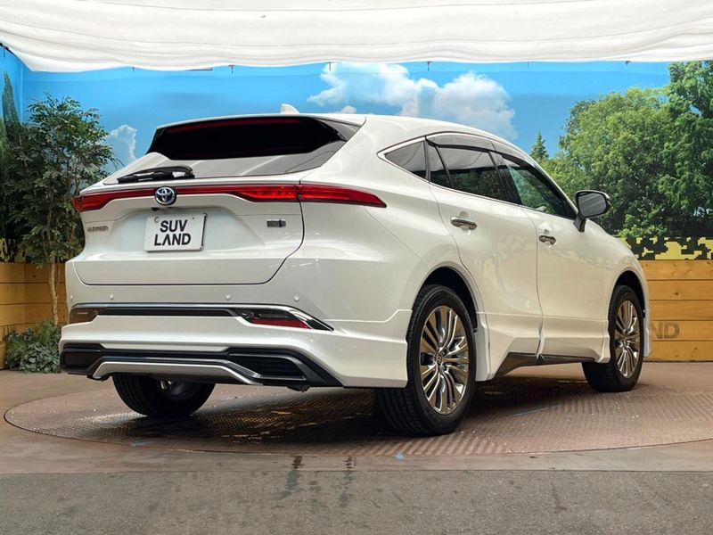 2022 Toyota Harrier Hybrid 6AA-AXUH80 (UW-6a9792758b898)[22]