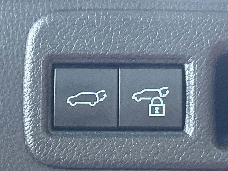 2022 Toyota Harrier Hybrid 6AA-AXUH85 (UW-6a97927d121cf)[11]