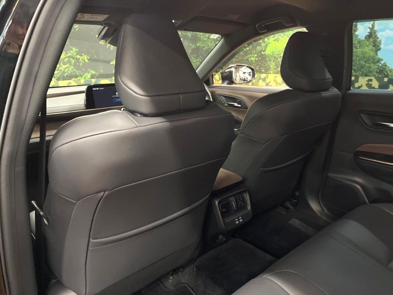 2023 Toyota Crown Crossover 6AA-AZSH35 (UW-6a97928ca9ed8)[8]