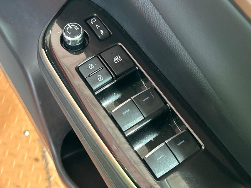 2024 Toyota Crown Sports 6AA-AZSH36W (UW-6a97928f52040)[14]