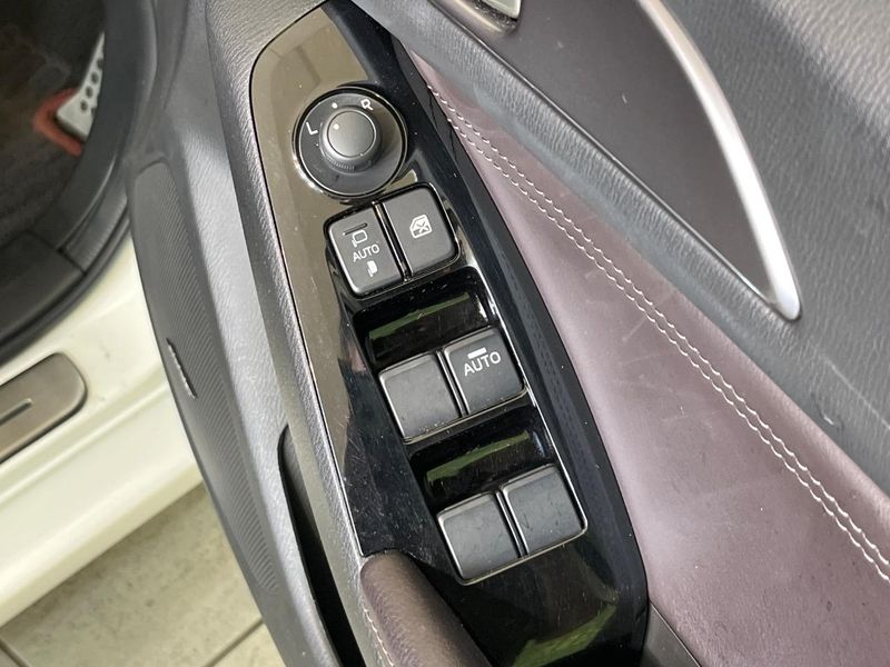 2016 Mazda Axela Sports LDA-BMLFS (UW-6a9792cbc2956)[26]