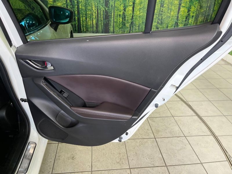 2016 Mazda Axela Sports LDA-BMLFS (UW-6a9792cbc2956)[24]