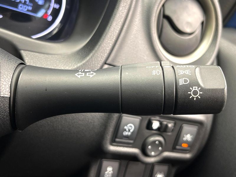 2015 Nissan Note DBA-E12 (UW-6a9792f925f01)[13]