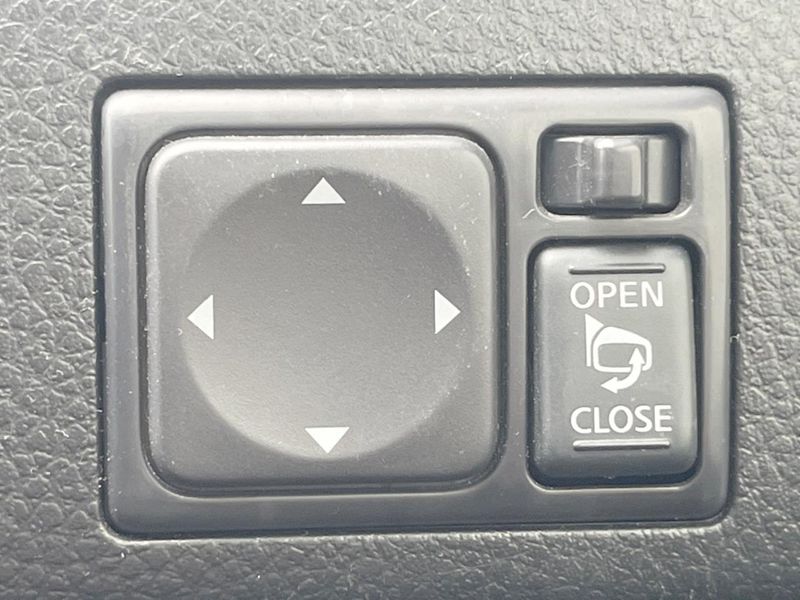 2012 Nissan Serena DBA-FC26 (UW-6a979303a63ee)[10]