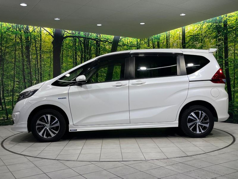 2016 Honda Freed Plus Hybrid DAA-GB8 (UW-6a97931bc4b87)[21]
