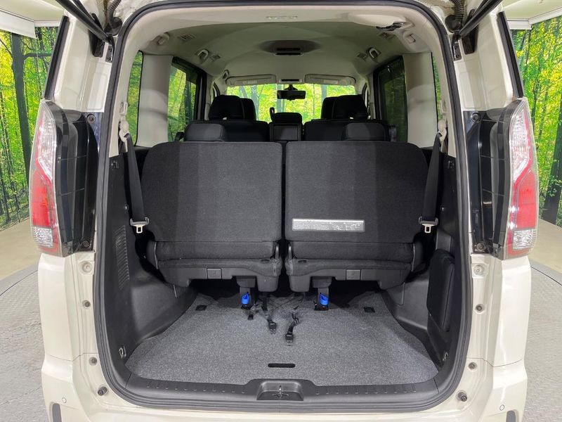 2017 Nissan Serena DAA-GFC27 (UW-6a97932810866)[28]