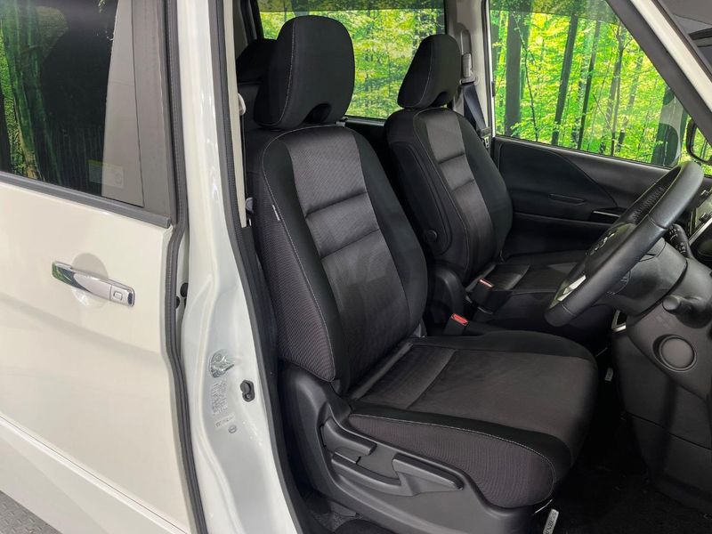 2017 Nissan Serena DAA-GFC27 (UW-6a97932810866)[22]