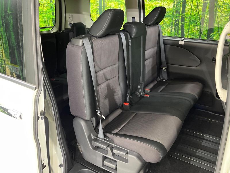 2017 Nissan Serena DAA-GFC27 (UW-6a97932810866)[23]