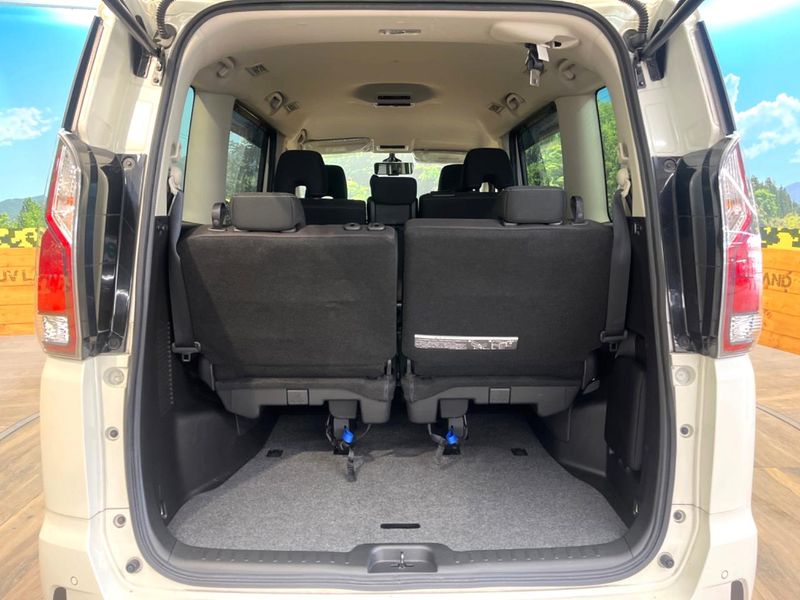 2017 Nissan Serena DAA-GFC27 (UW-6a9793286c5a6)[18]