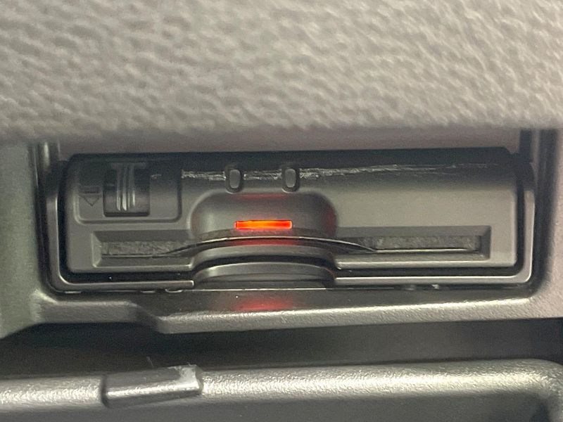 2017 Nissan Serena DAA-GFC27 (UW-6a979329ae039)[27]