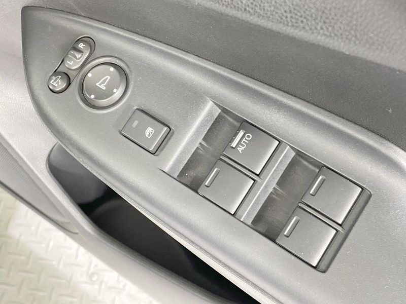 2013 Honda Fit DBA-GK4 (UW-6a979339826f2)[16]