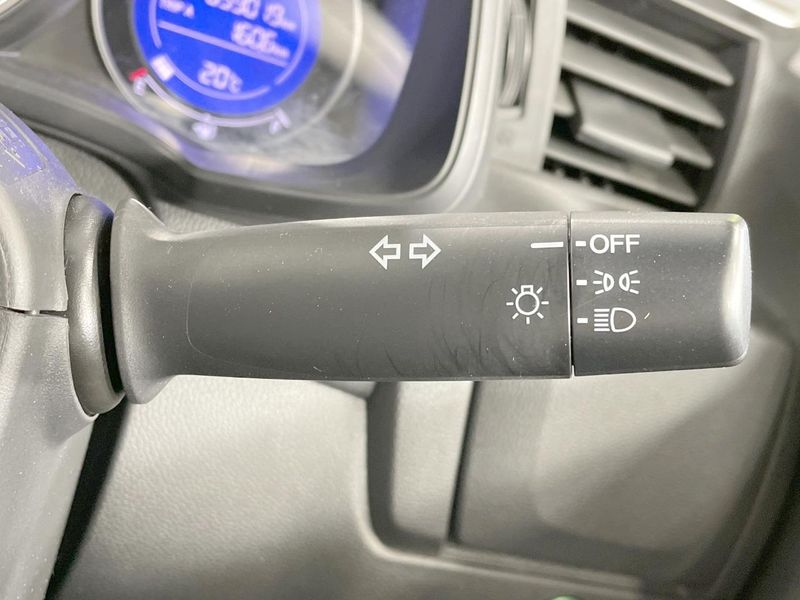 2013 Honda Fit DBA-GK4 (UW-6a979339826f2)[28]